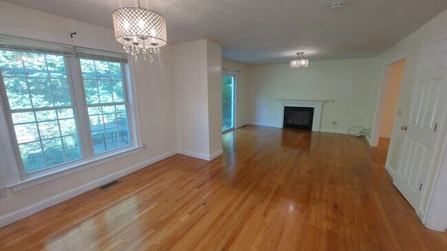 Foto del edificio - 339 Poplar St