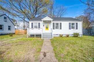 Building Photo - 1009 De Gaule St