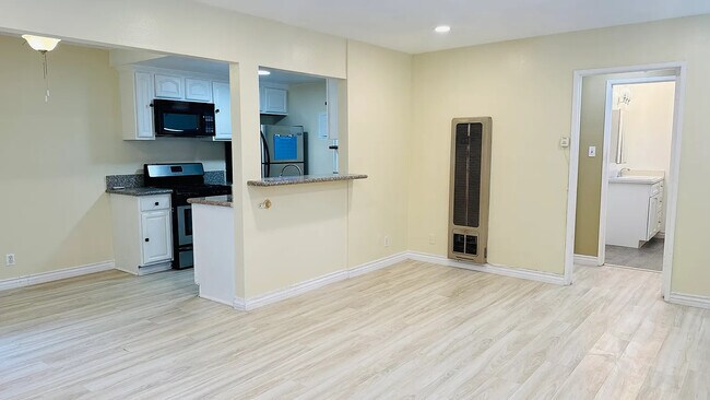 Foto del edificio - 2328 N Ontario St