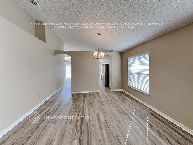 Building Photo - 13733 Hawkeye Dr