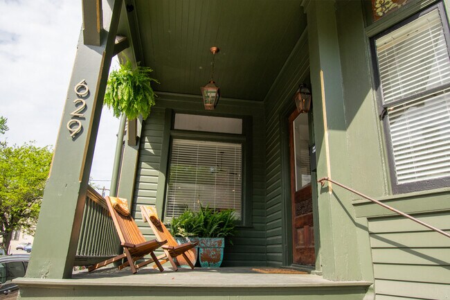Building Photo - 629 Greenup St