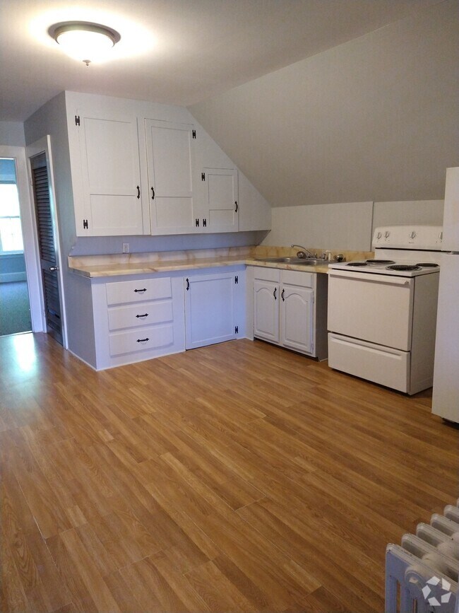 Student Apartments for Rent in Lewiston, ME 14 Rentals