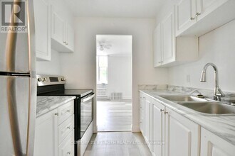 Building Photo - 2 Grove St E