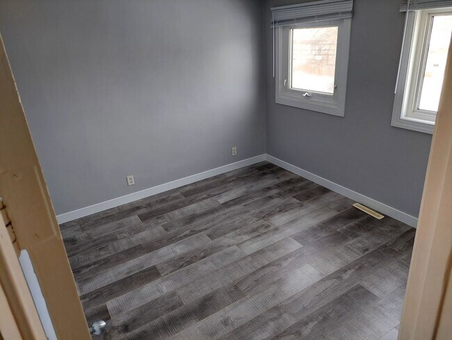 Building Photo - 650 Herbert Av
