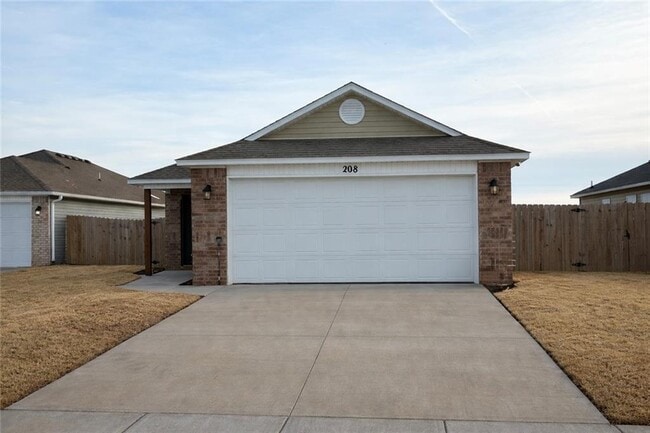 Building Photo - 208 W Laurel Ave