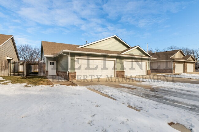 Foto del edificio - 212 W May St