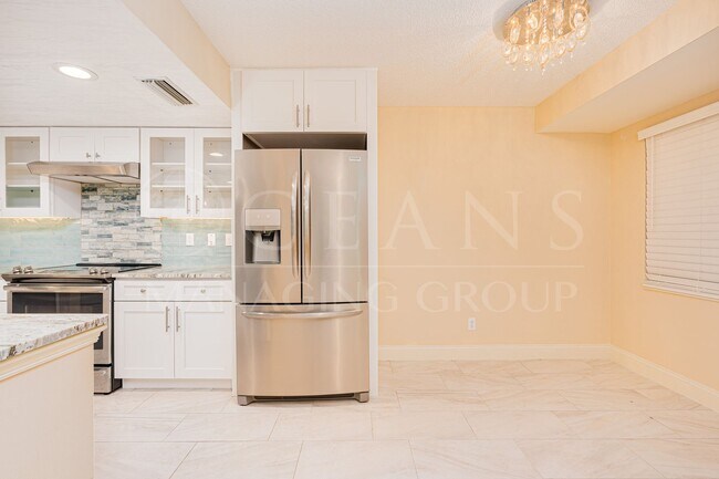 Building Photo - Beautiful Condo at Cloverleaf in Daytona B...