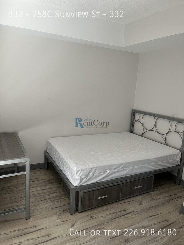 Building Photo - 258C-258C Sunview St