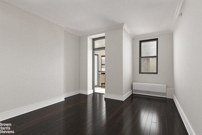 Building Photo - NO FEE! 3BR/3BA + PRIVATE OUTDOOR SPACE