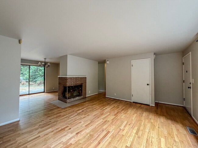 Foto del edificio - 5414 Firwood Dr