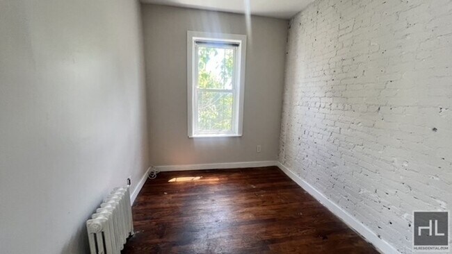 Foto del edificio - 1129 Rogers Ave