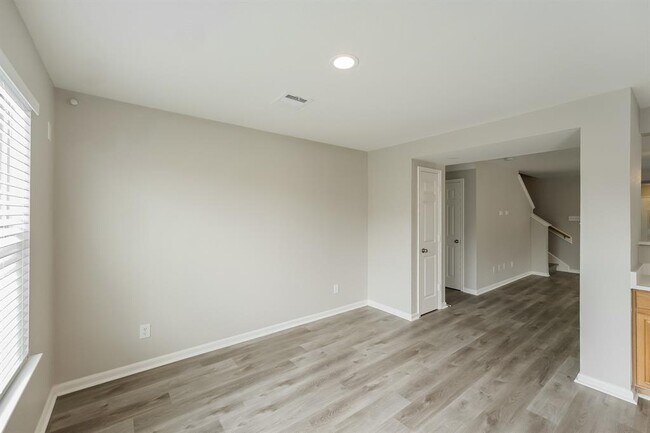 Foto del edificio - 20527 Hillsdale Park Dr