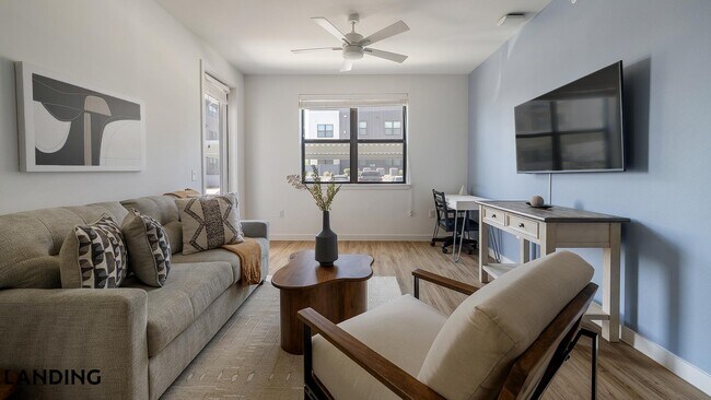 Foto del edificio - 7733 Burleson Rd