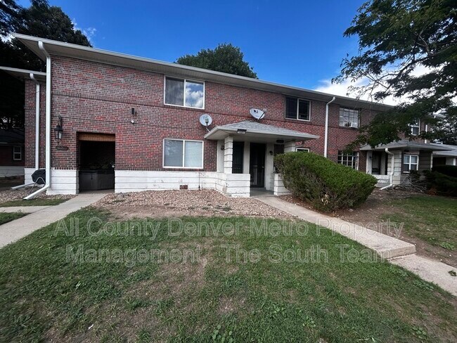 Building Photo - 10207 E 14th Ave