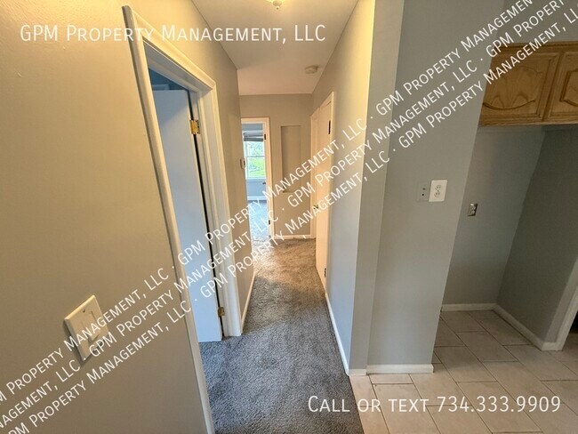 Foto del edificio - 15792 Belmont Ave