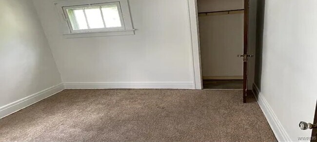 Foto del edificio - 113 Wilkes Ave