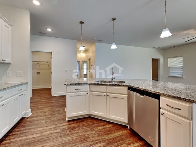 Foto del edificio - 201 Houston Dr