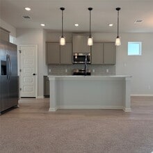 Building Photo - 3418 Lago Norence Dr