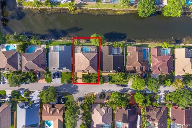 Building Photo - 9901 NW 48th Ct