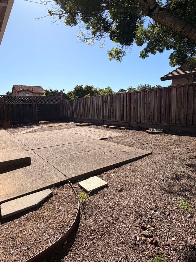 Foto del edificio - Updated 3 bedroom 2 bathroom Single Family Home in Northeast Windsor