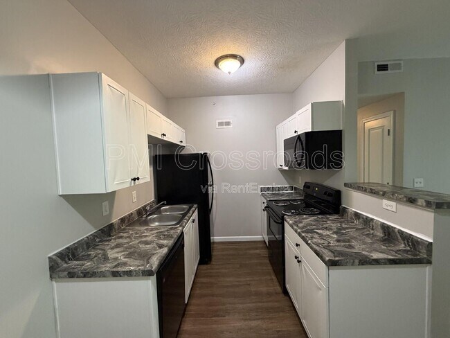 Foto del edificio - 866 Taylor Station Rd
