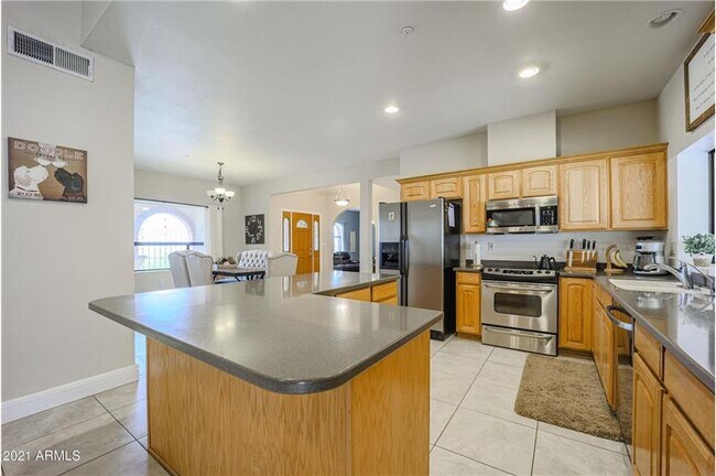 Building Photo - 15763 E Palomino Blvd