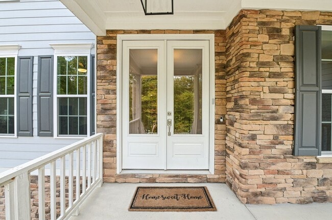 Foto del edificio - Luxury 5 Bed, 3.5 Bath Home on Large Lot !...