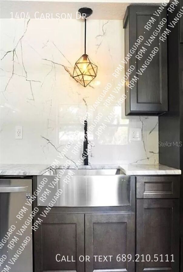 Foto del edificio - 1404 Carlson Dr