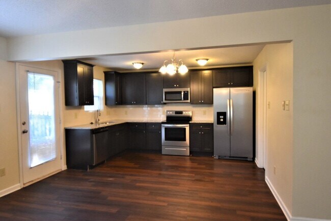 Building Photo - 2032 Dunsmore Ln