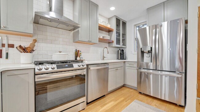 Building Photo - 146 G St SW