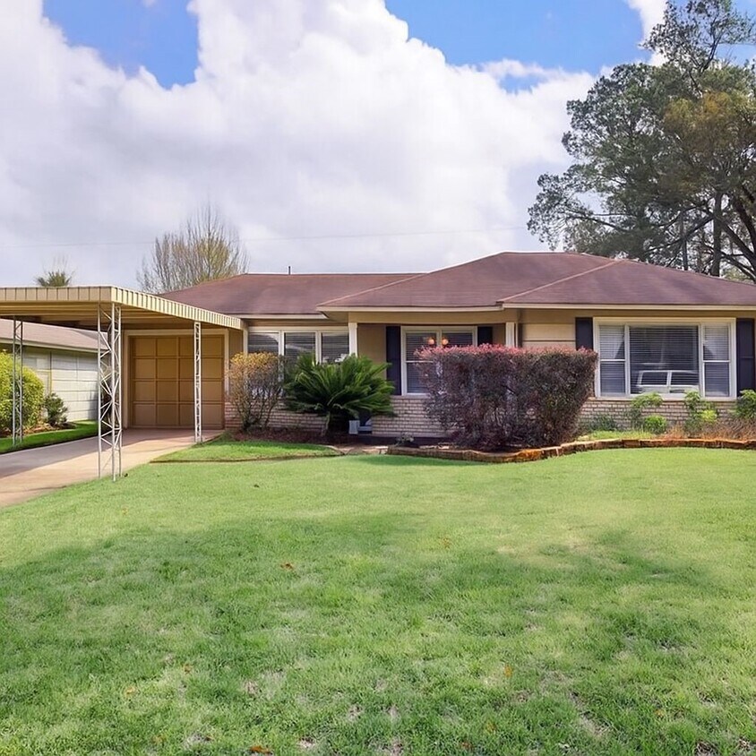 Foto principal - 1010 Bay Oaks Rd