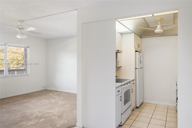 Building Photo - 2401 Antigua Cir