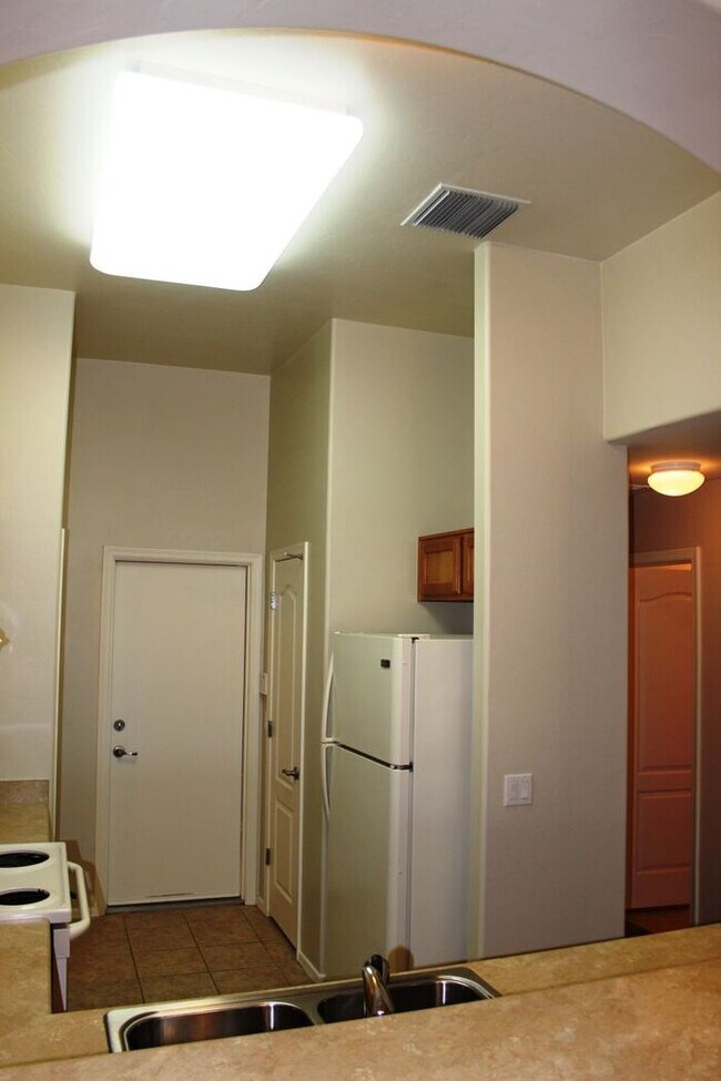 Foto del edificio - 7201 E Bloomtree Ln