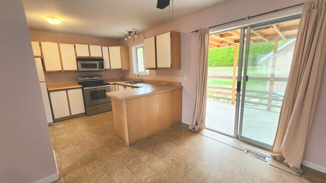 Photo du bâtiment - 3566 Lansbury Crt