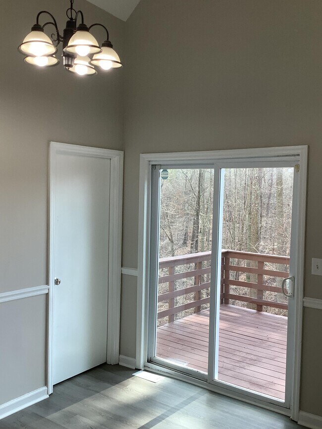 Building Photo - 216 Greensprings Dr