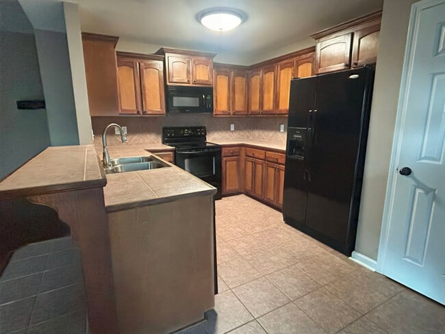 Building Photo - 42432 Palmstone Ave