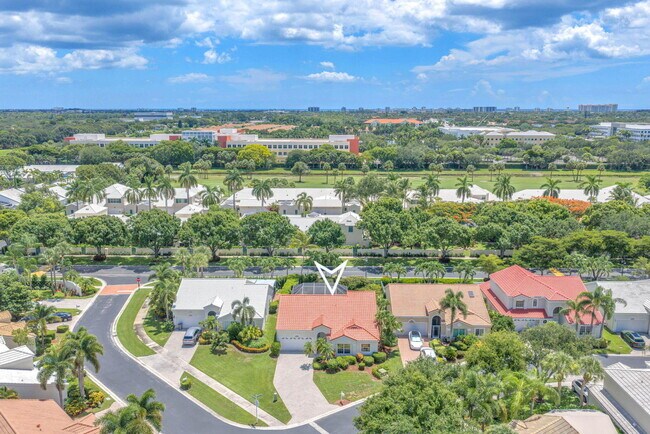 Foto del edificio - 17194 Ventana Dr