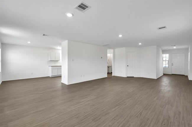 Building Photo - 3647 Solanum Dr