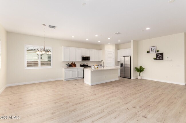 Foto del edificio - 18453 W Elwood St