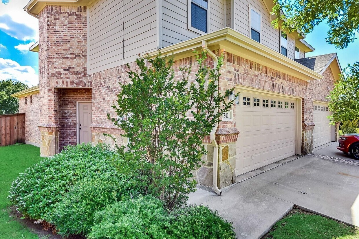 Primary Photo - Beautiful 3 Bedroom Duplex in Lavon, TX!