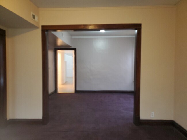 Foto del edificio - 11921 S Lowe Ave