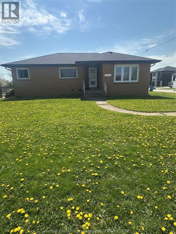 Building Photo - 2549 Grand Marais Rd W