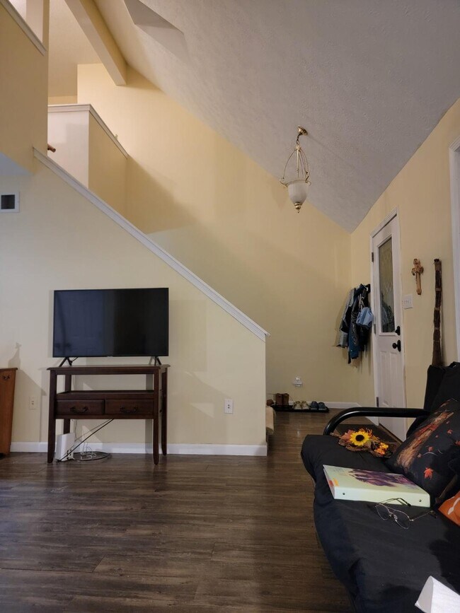 Building Photo - 3450 Sand Wood Dr