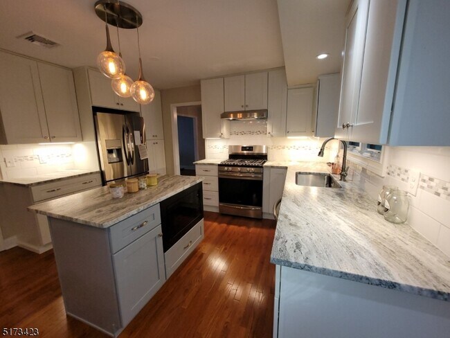 Foto del edificio - 66 Knob Hill Rd
