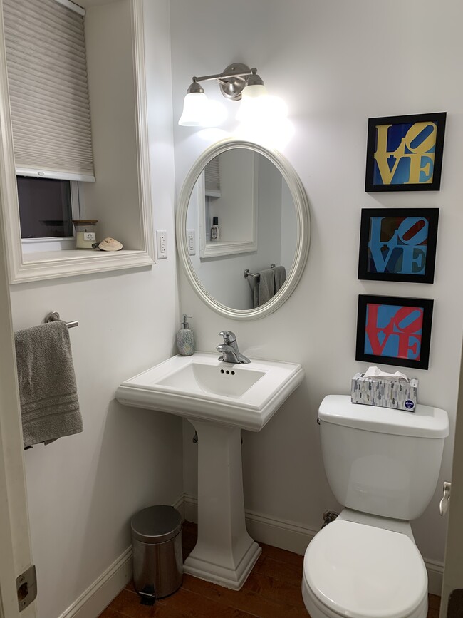 Photo - 527 Catharine St House