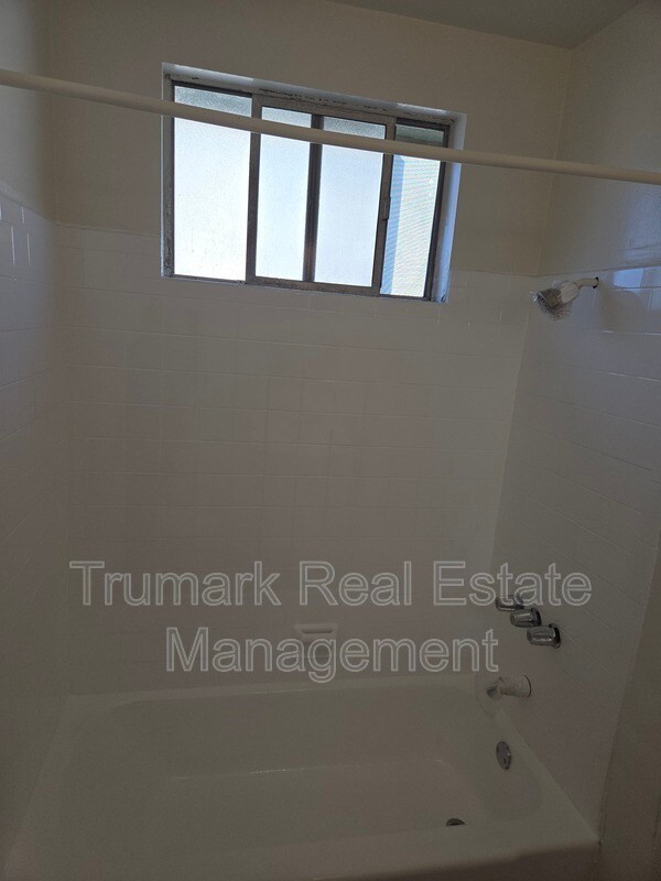Foto del edificio - 4337 Toland Way