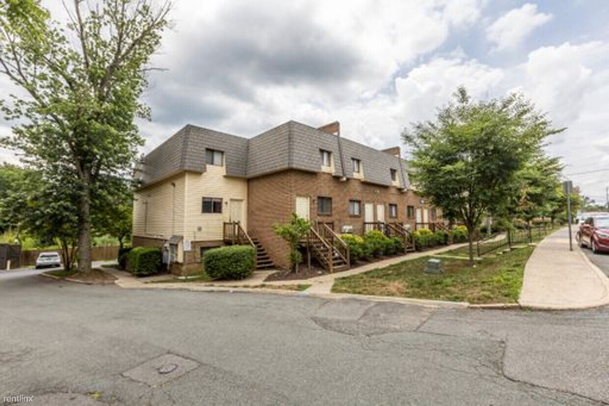 Foto principal - 3 br, 2 bath House - 2100 Jefferson Park A...