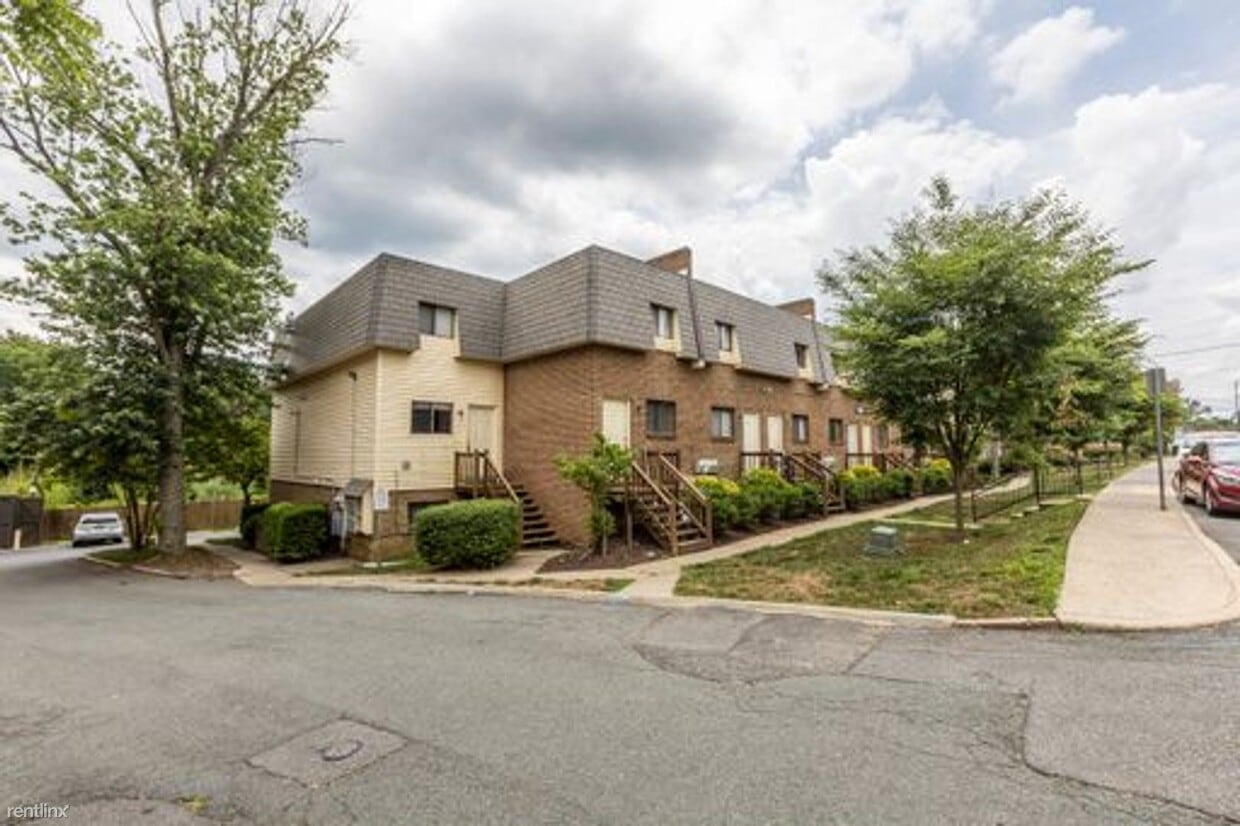 Primary Photo - 3 br, 2 bath House - 2100 Jefferson Park A...