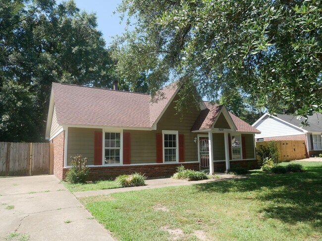Foto del edificio - 5697 Shannon Dr