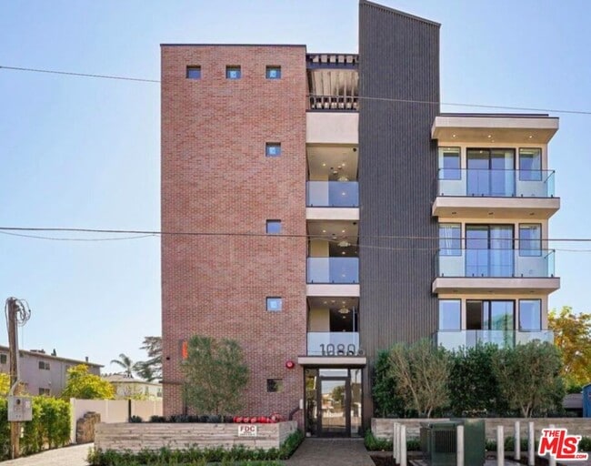 Foto del edificio - 10806 Blix St